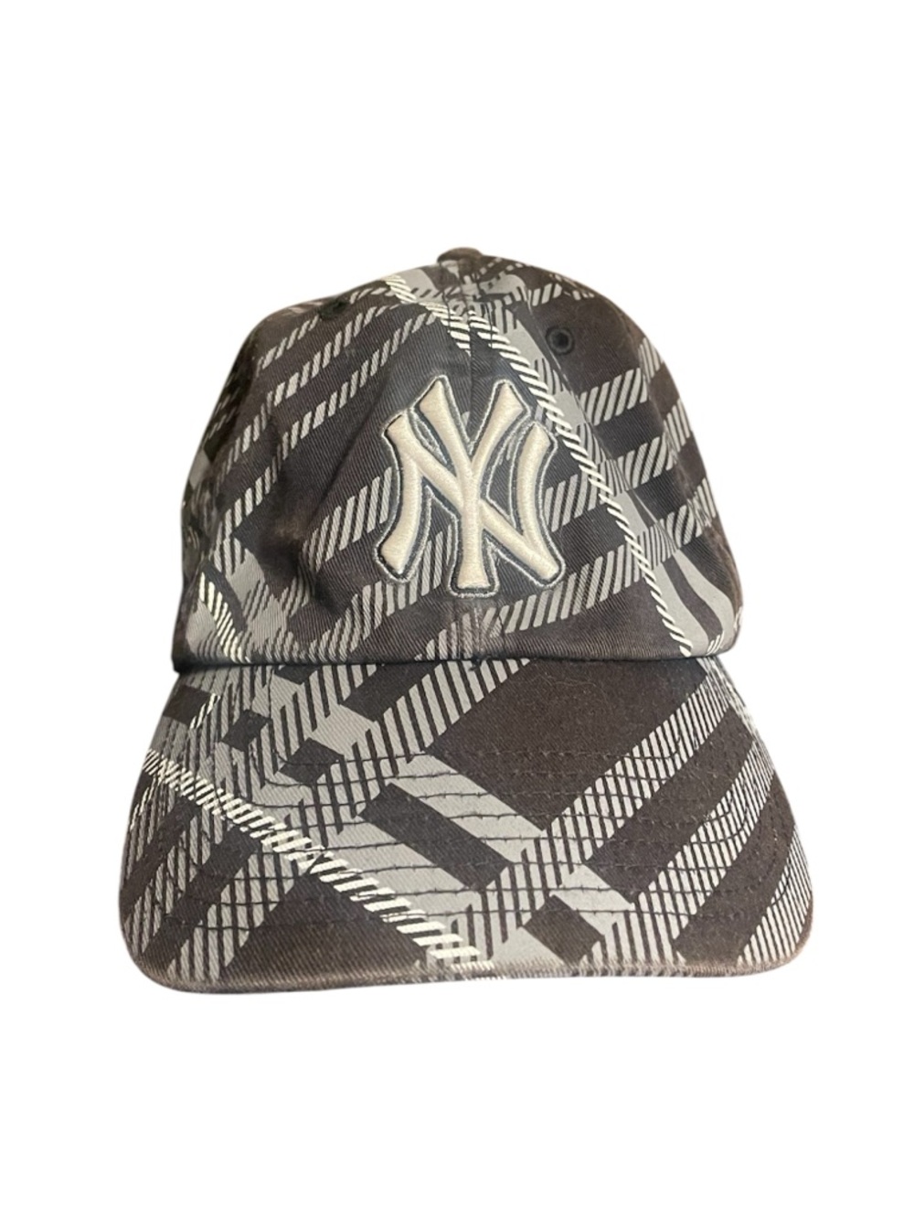 MLB New York Yankees Plaid Relaxed Fit Fitted Hat, size Medium